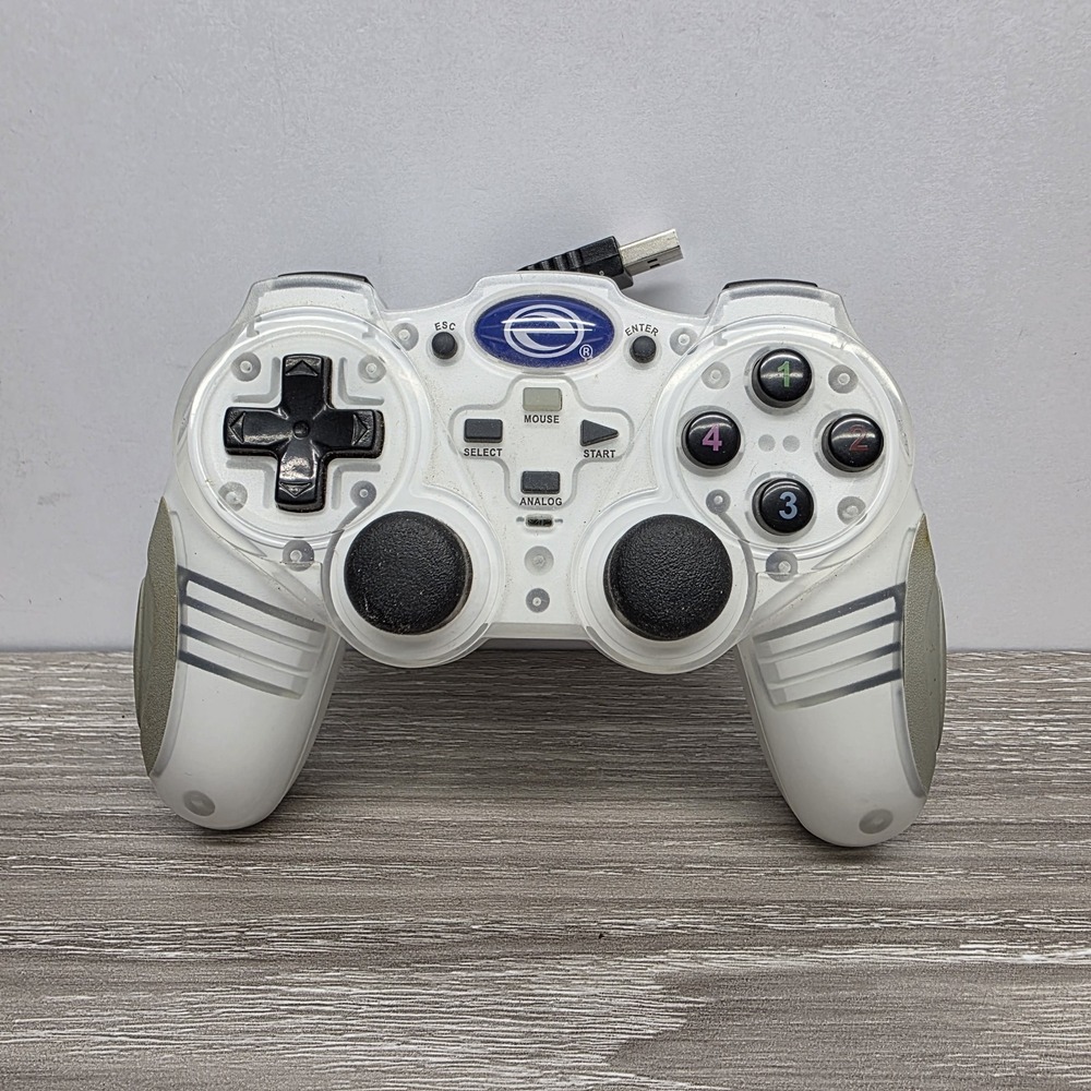 Game Elements Recoil PC Gaming White Retractable USB Wired Controller GGE909